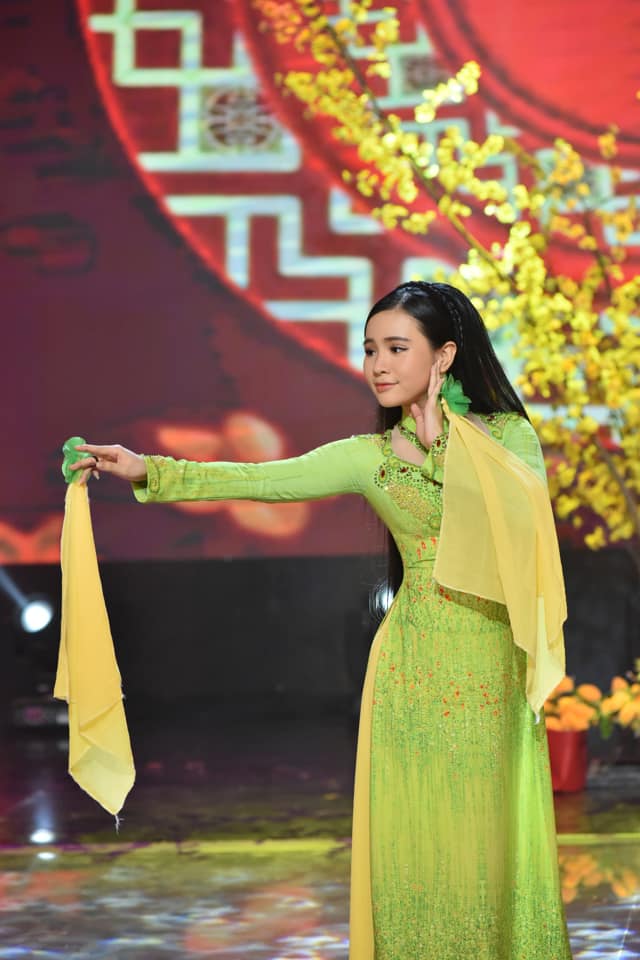 ANH CHO EM MÙA XUÂN - QUỲNH TRANG ANH CHO EM MÙA XUÂN - QUỲNH TRANG