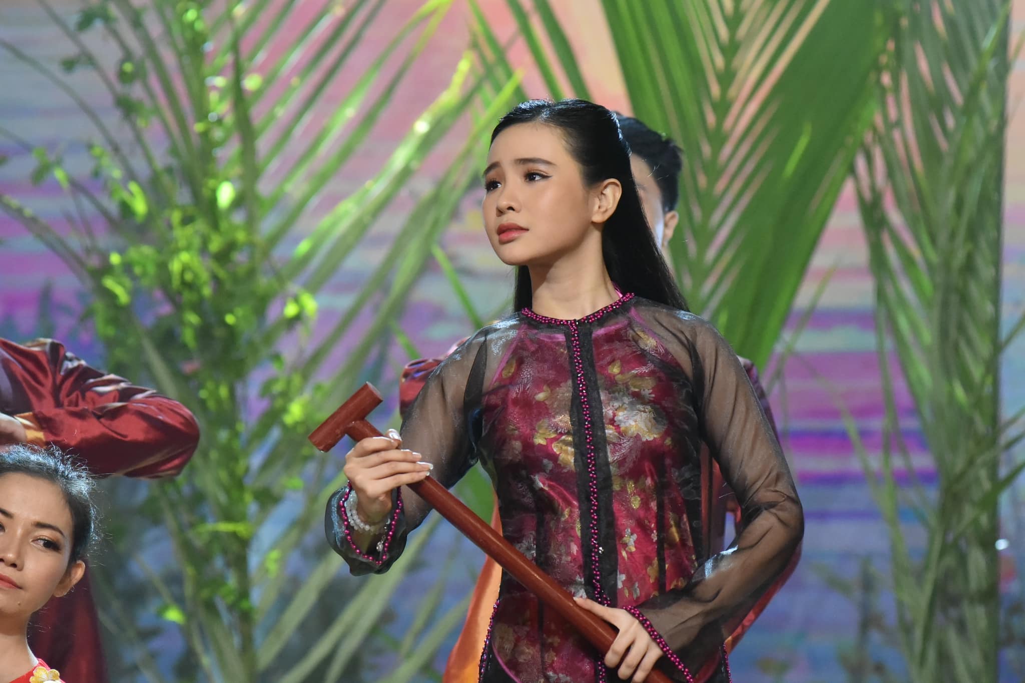 Cô Lái Đò Bến Hạ - Quỳnh Trang Cô Lái Đò Bến Hạ - Quỳnh Trang