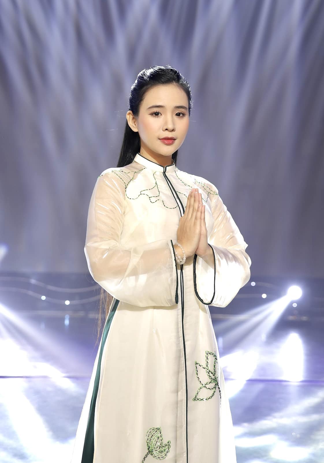 MẸ TỪ BI - QUỲNH TRANG ME-TU-BI-QUYNH-TRANG