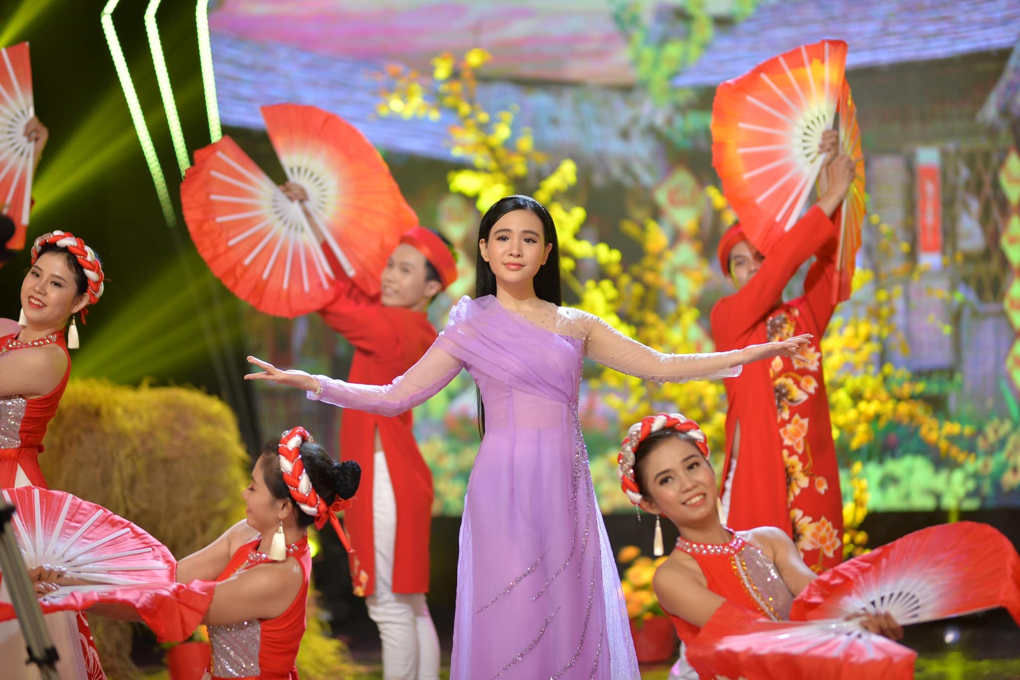 NẾU XUÂN NÀY VẮNG ANH - QUỲNH TRANG NẾU XUÂN NÀY VẮNG ANH - QUỲNH TRANG