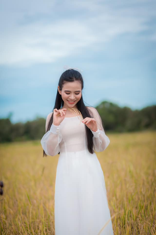 NGAU-HUNG-LY-QUA-CAU-QUYNH-TRANG