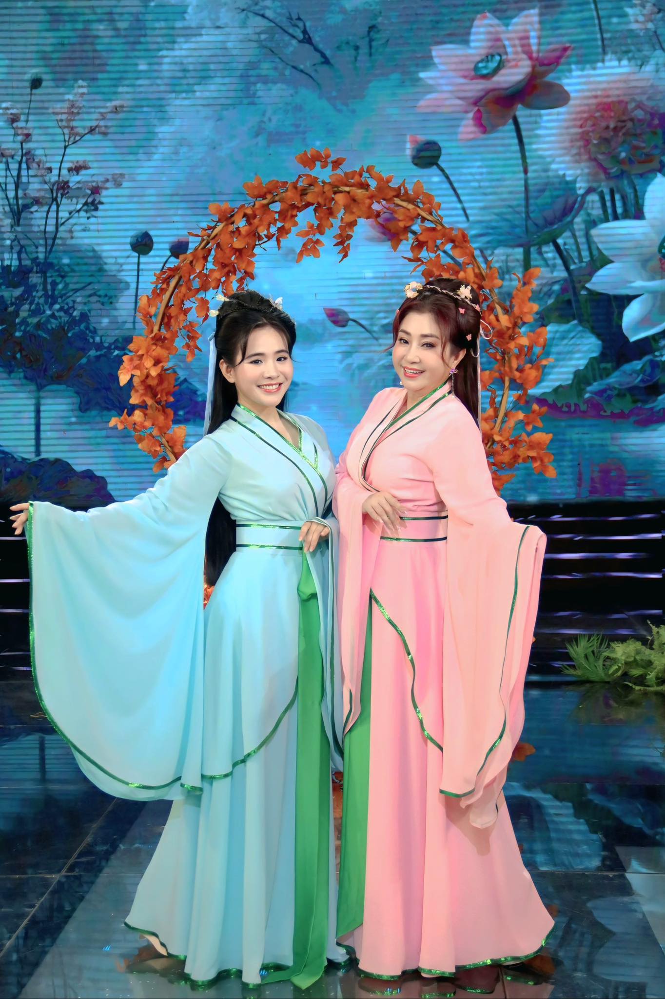 NGUYỆN ĐỨC NHƯ LAI - NSƯT THOẠI MỸ & QUỲNH TRANG NGUYEN-DUC-NHU-LAI-THOAI-MY-VS-QUYNH-TRANG