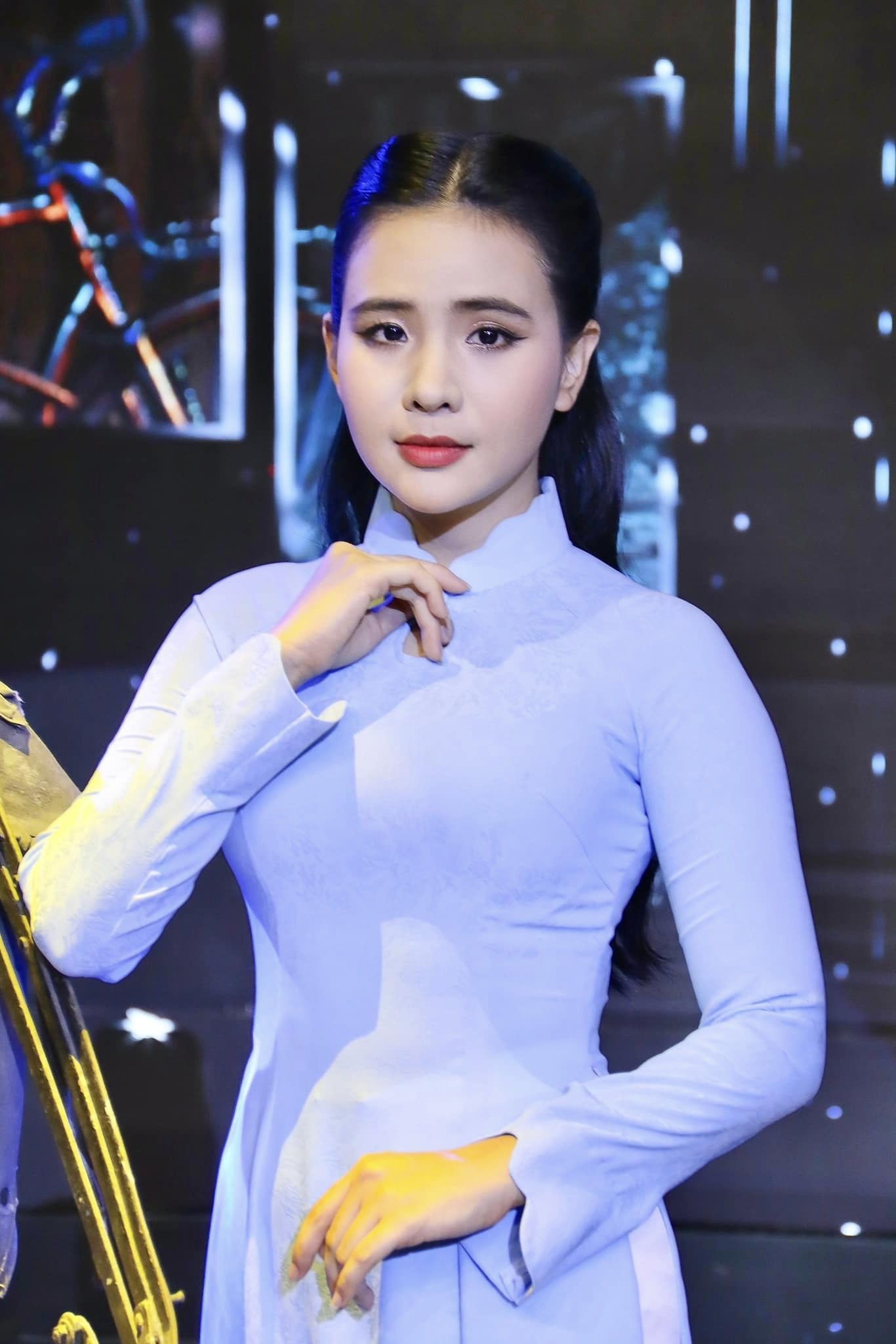 NHUNG-CHUYEN-XE-TRONG-CUOC-DOI-QUYNH-TRANG