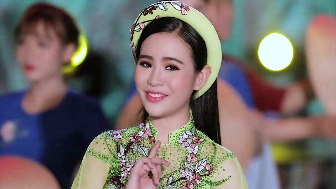 RƯỚC TÌNH VỀ VỚI QUÊ HƯƠNG & VÓ NGỰA TRÊN ĐỒI CỎ NON - QUỲNH TRANG RƯỚC TÌNH VỀ VỚI QUÊ HƯƠNG & VÓ NGỰA TRÊN ĐỒI CỎ NON - QUỲNH TRANG