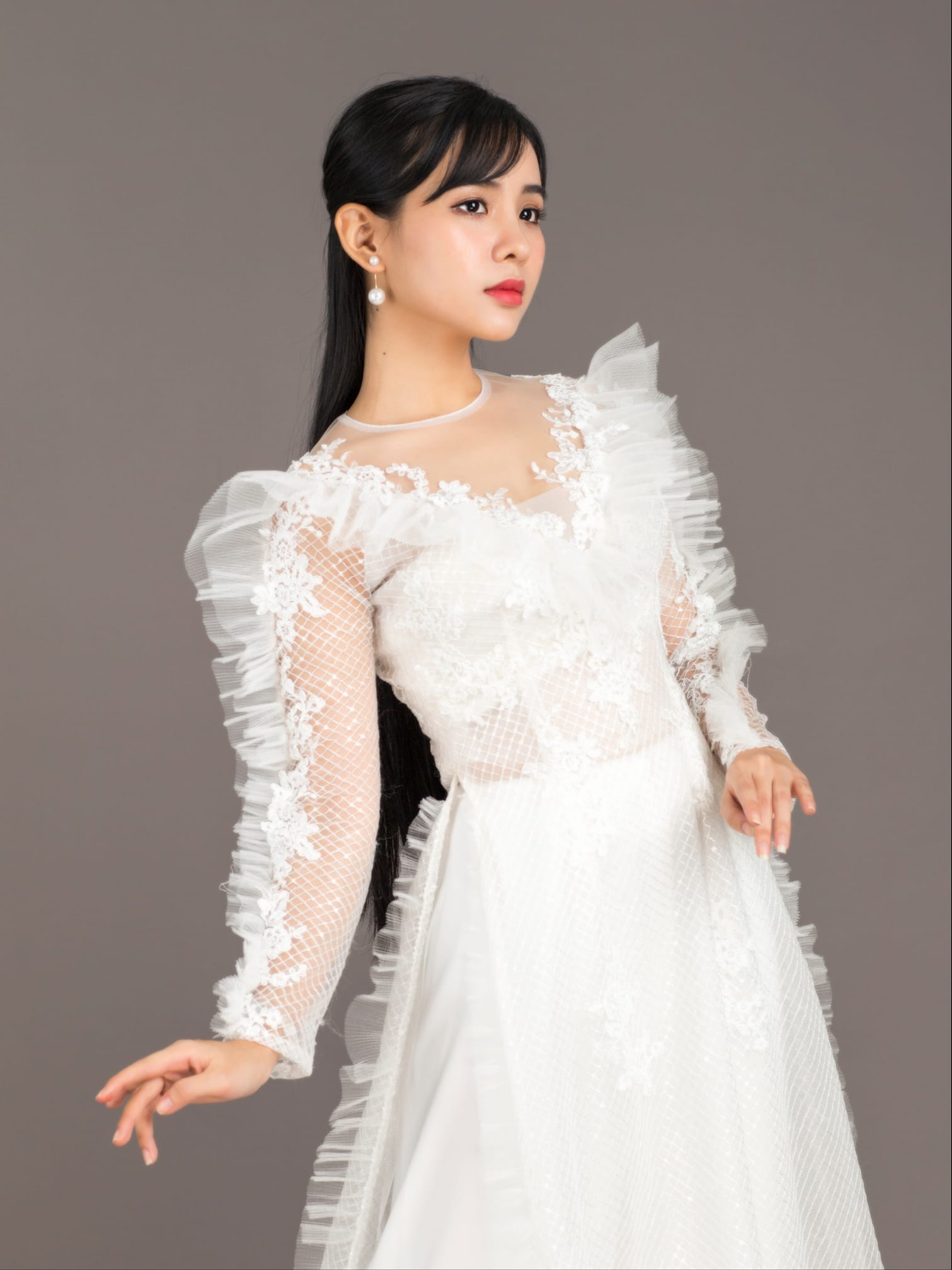 TIỀN THẮNG TÌNH THUA - QUỲNH TRANG